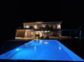 Turquoise Villa Loutraki